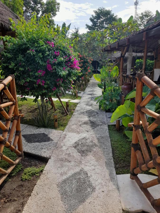Tua Tua Keladi Bungalows Гили Еър Екстериор снимка