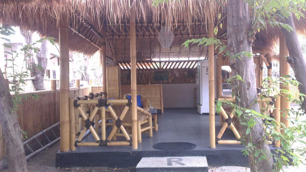 Tua Tua Keladi Bungalows Гили Еър Екстериор снимка