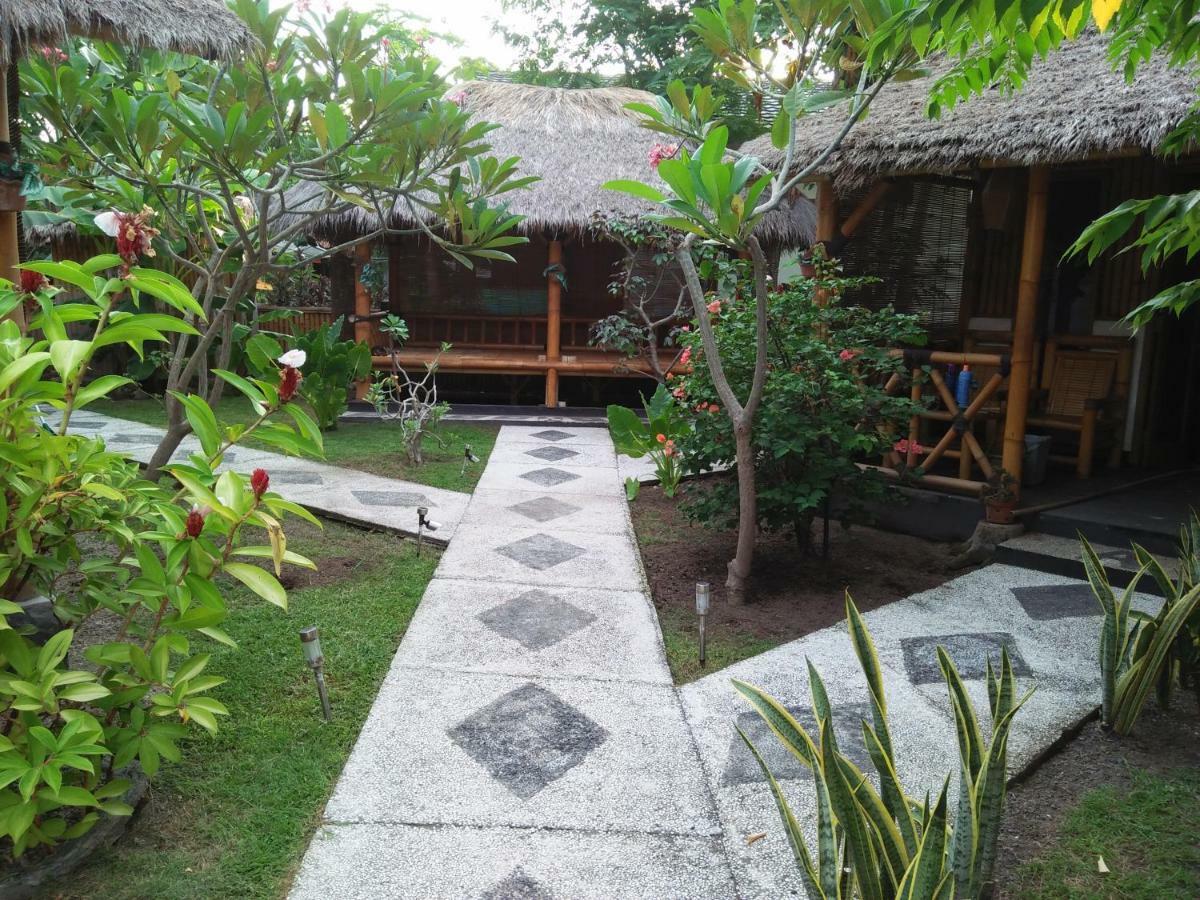 Tua Tua Keladi Bungalows Гили Еър Екстериор снимка
